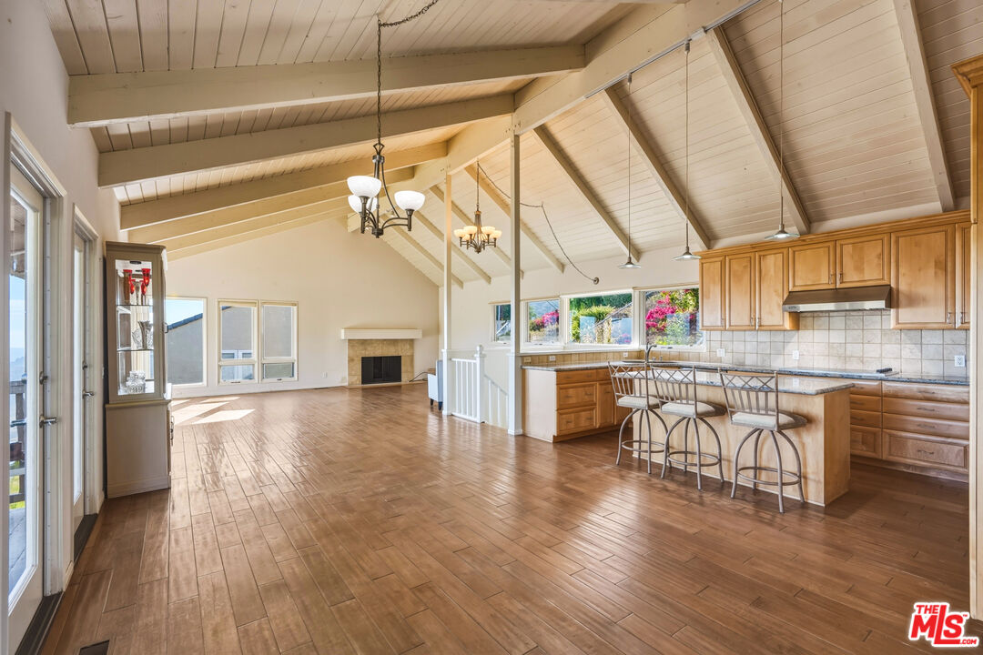 2965 Seabreeze Dr