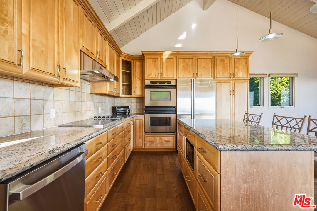 2965 Seabreeze Dr