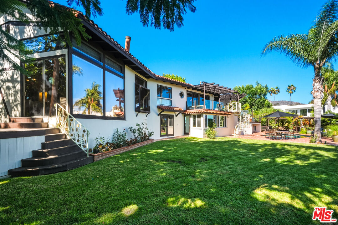 3400 Coast View Dr