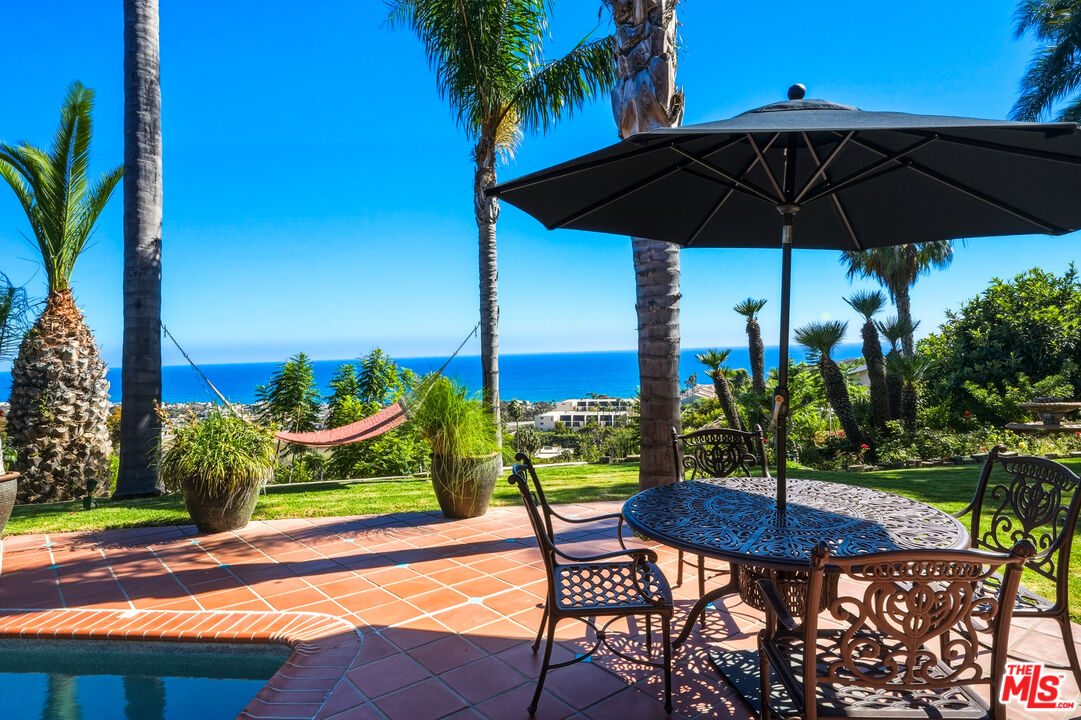 3400 Coast View Dr