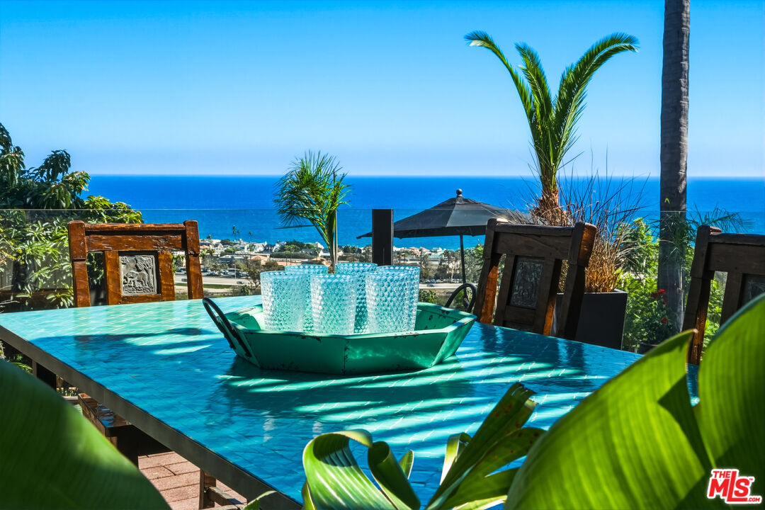 3400 Coast View Dr