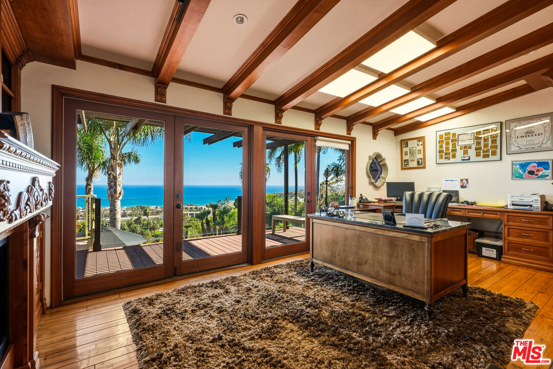 3400 Coast View Dr