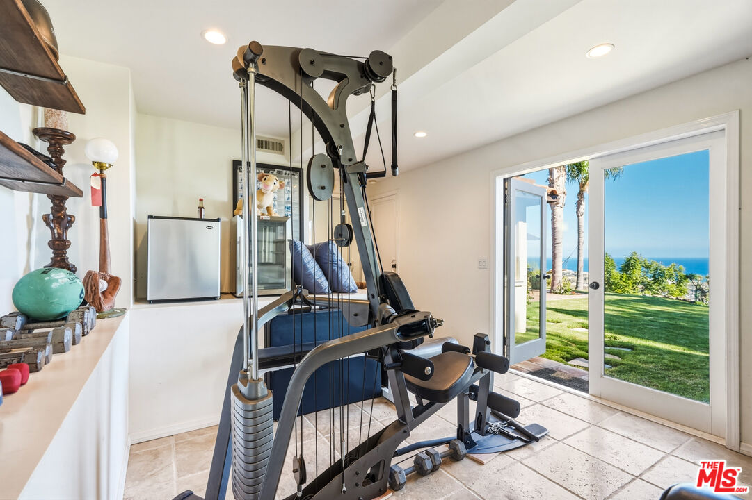 3400 Coast View Dr