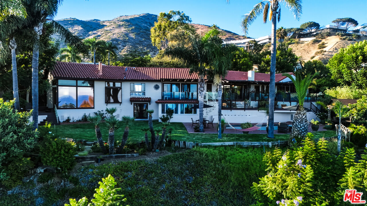 3400 Coast View Dr
