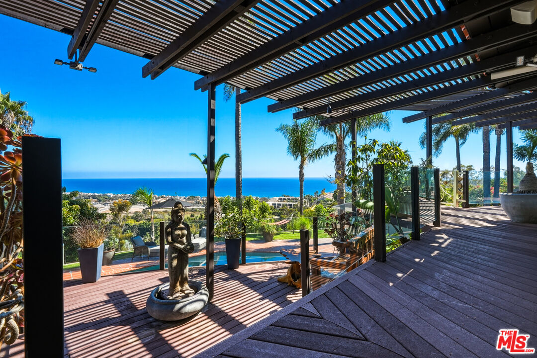 3400 Coast View Dr