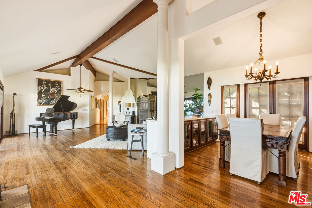 3400 Coast View Dr