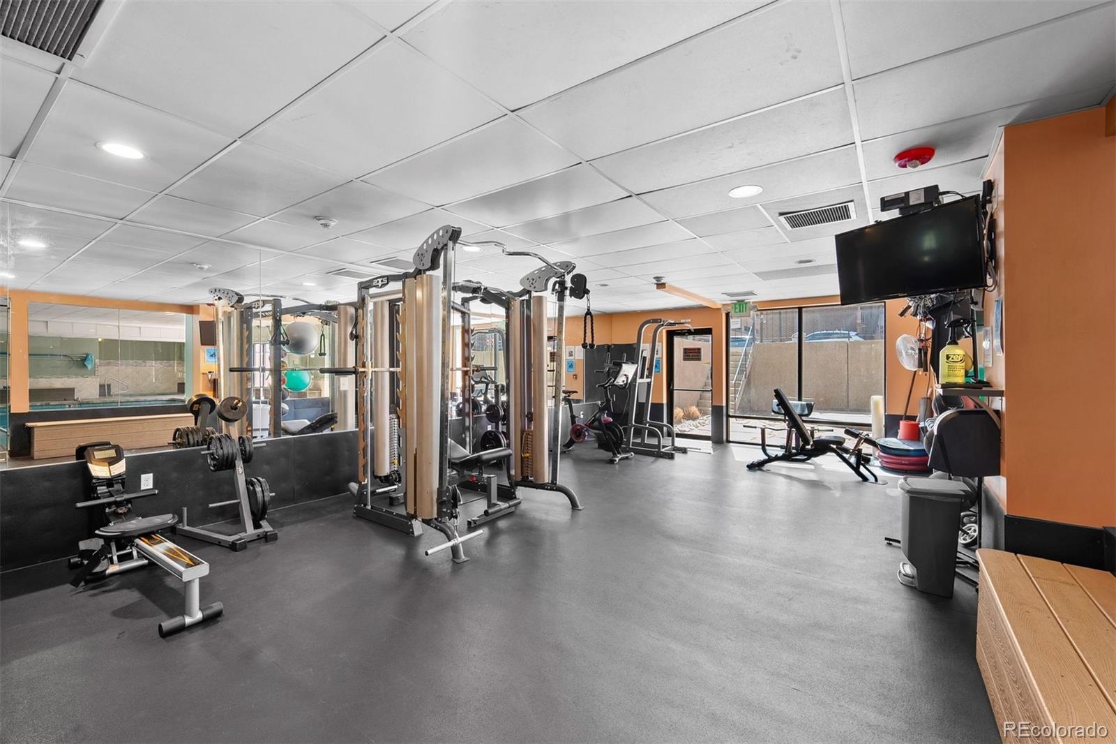 2 Adams Street Unit: 806