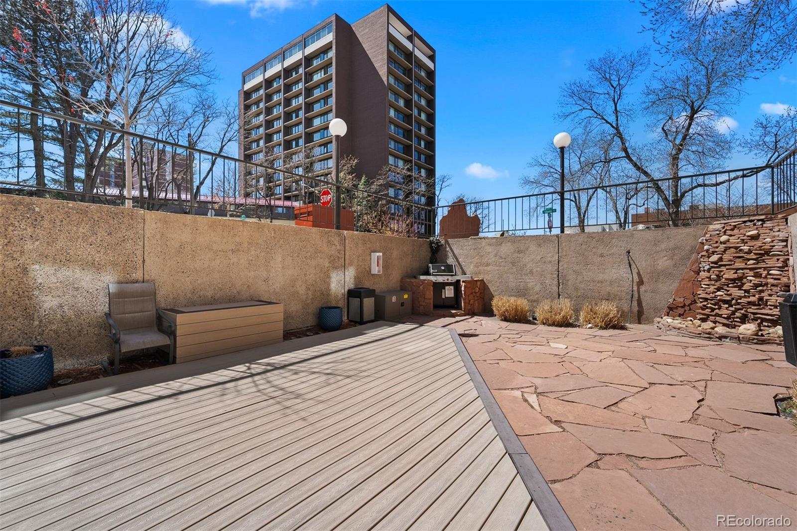 2 Adams Street Unit: 806