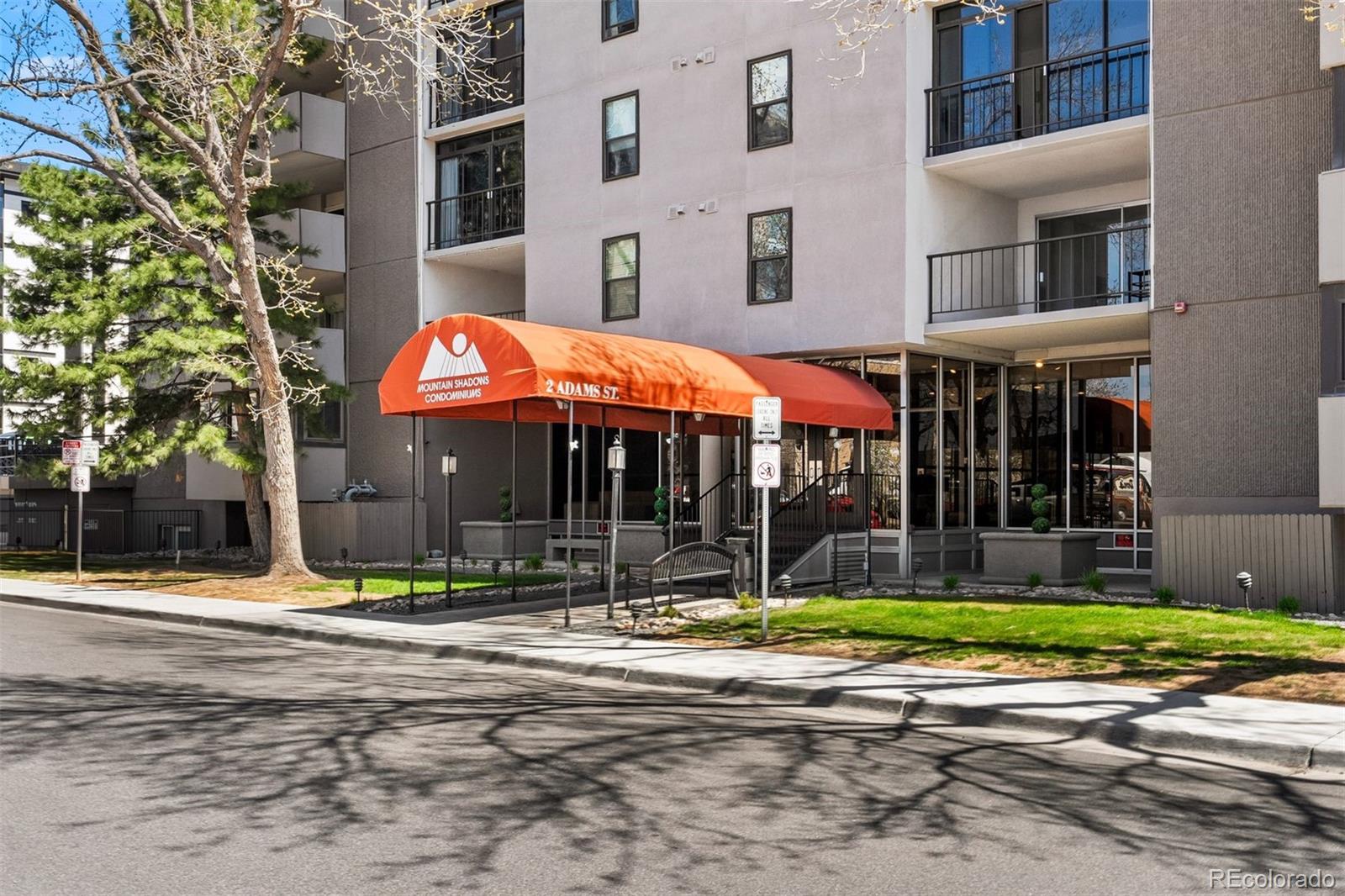 2 Adams Street Unit: 806