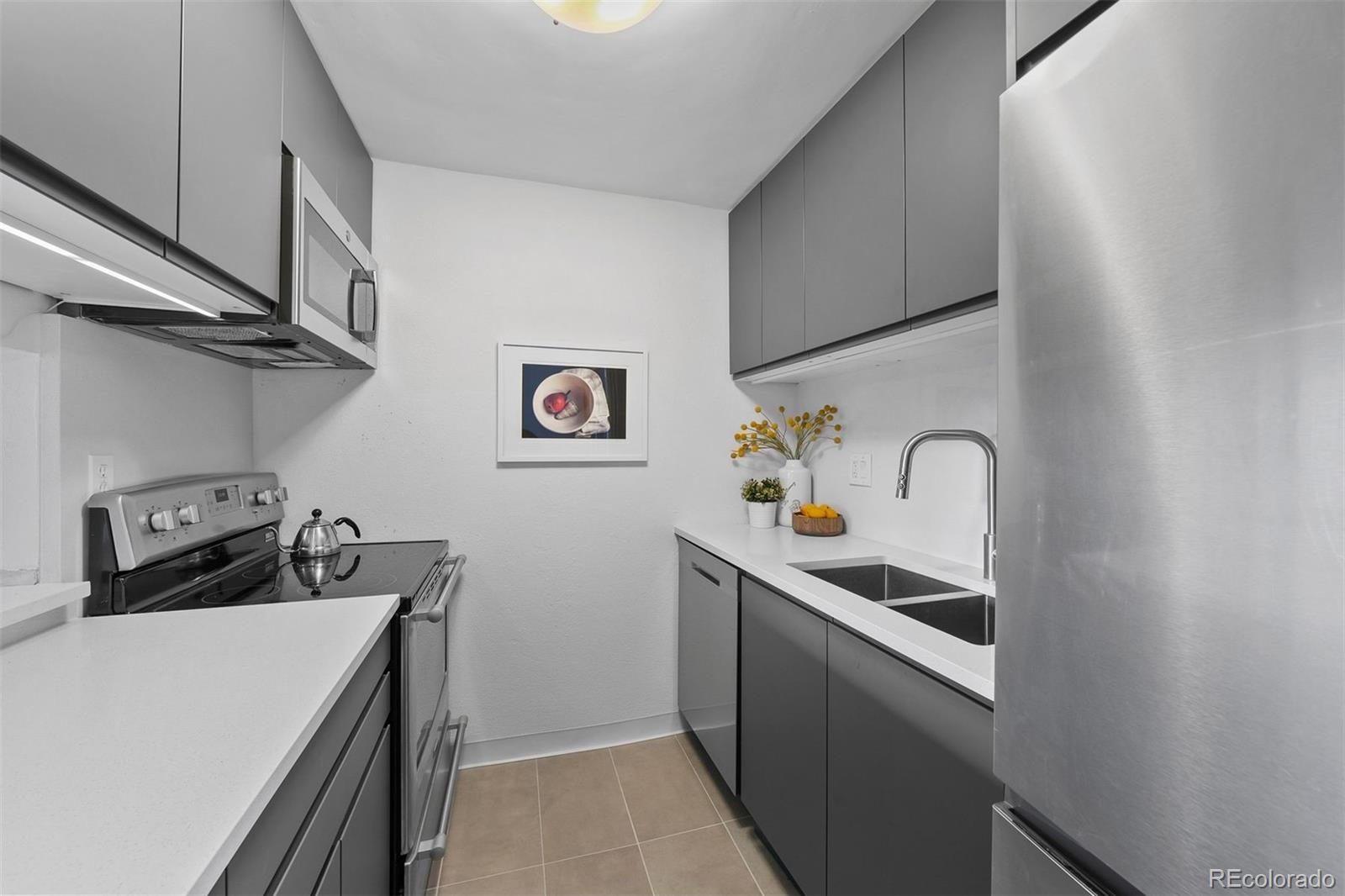 2 Adams Street Unit: 806