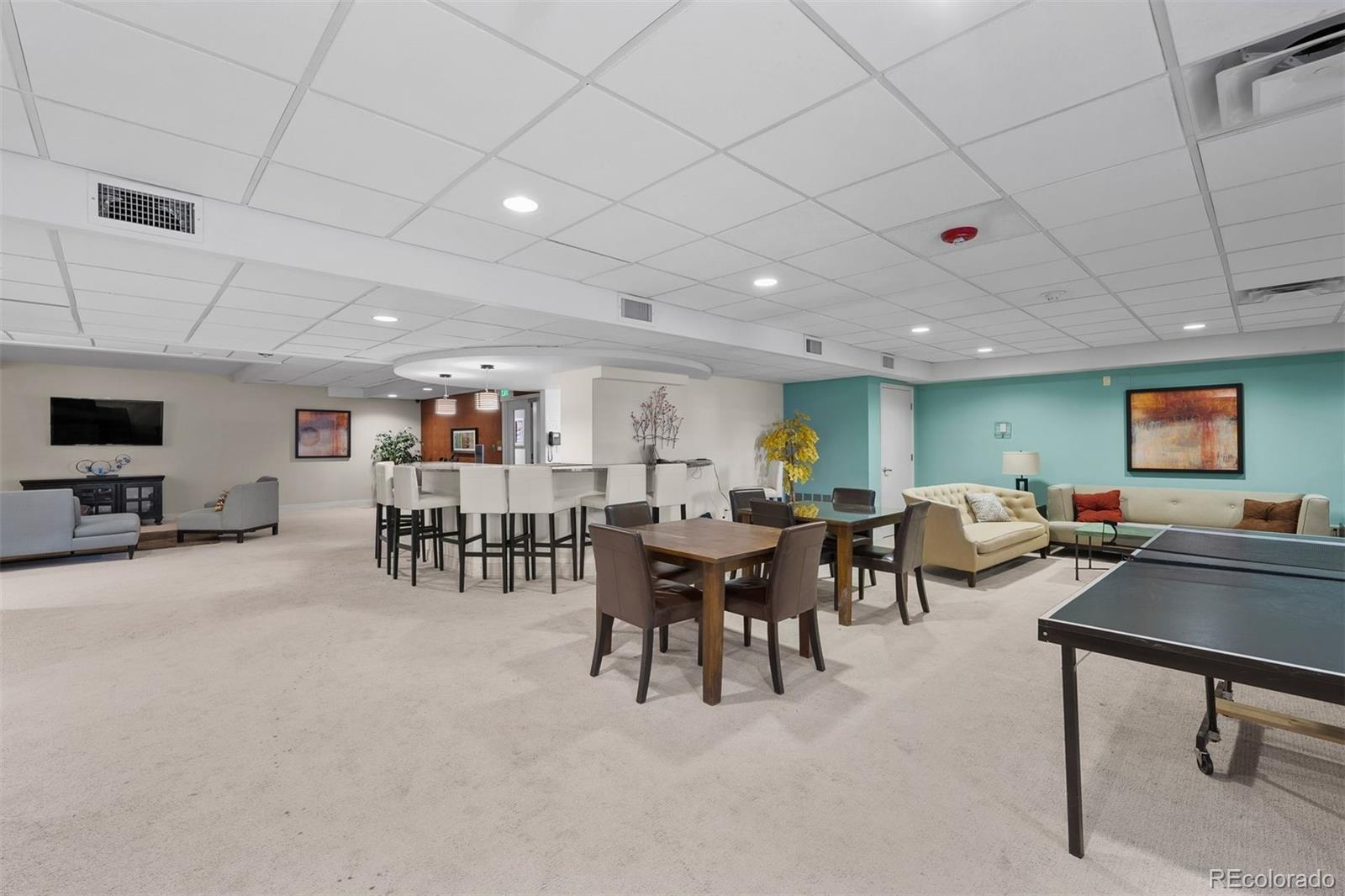 2 Adams Street Unit: 806