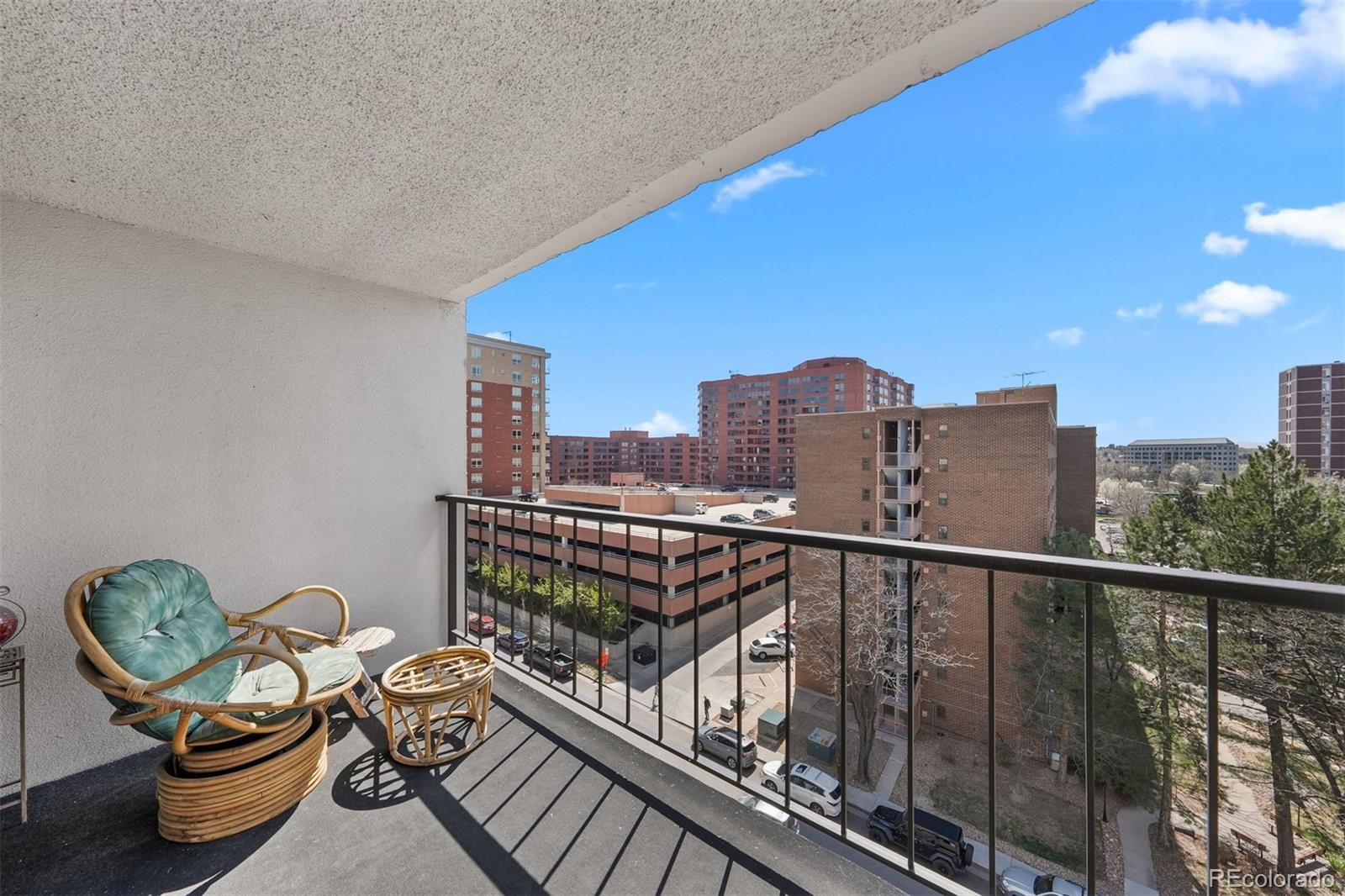 2 Adams Street Unit: 806