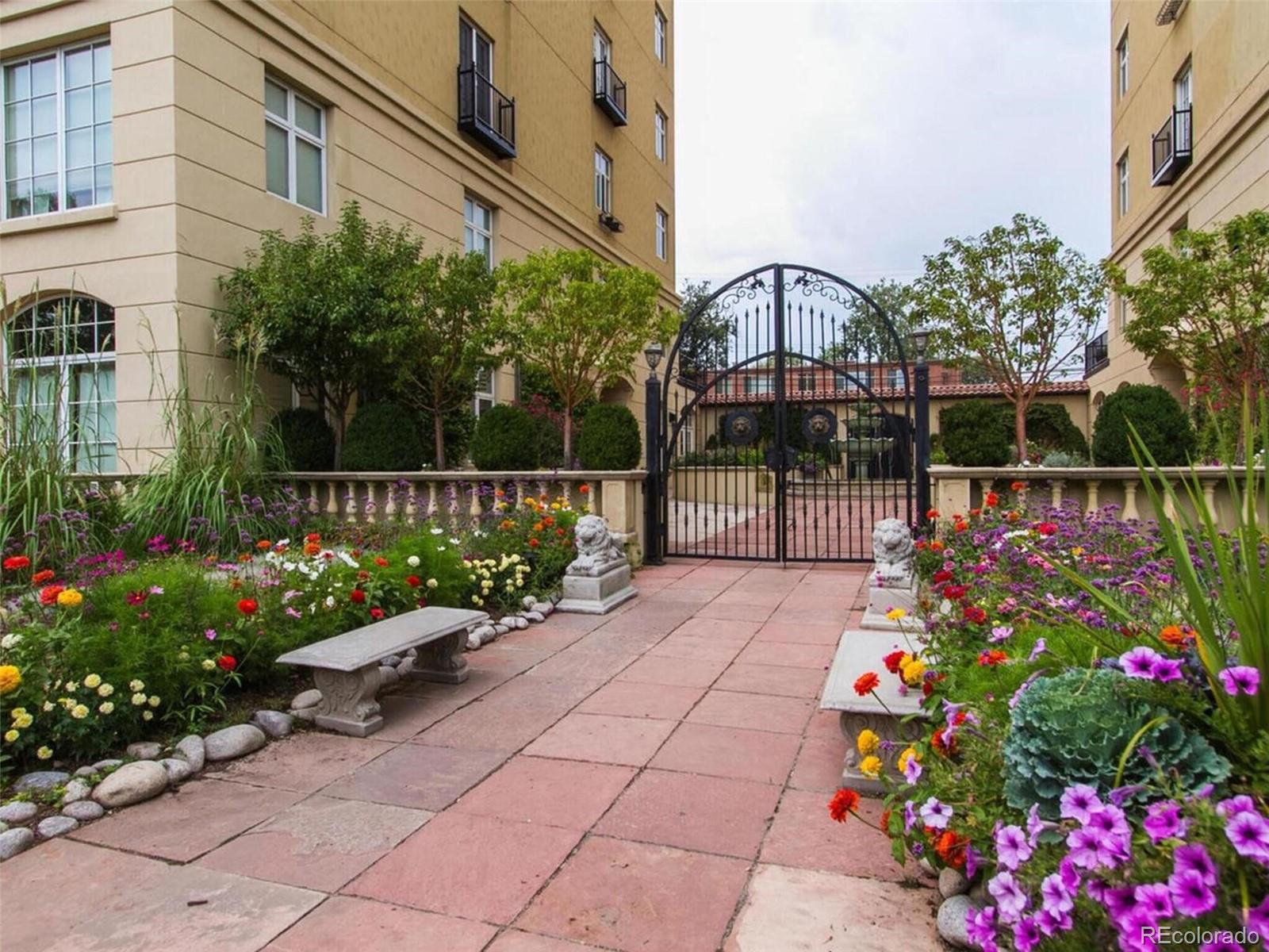 25 N Downing Street Unit: 1-1004