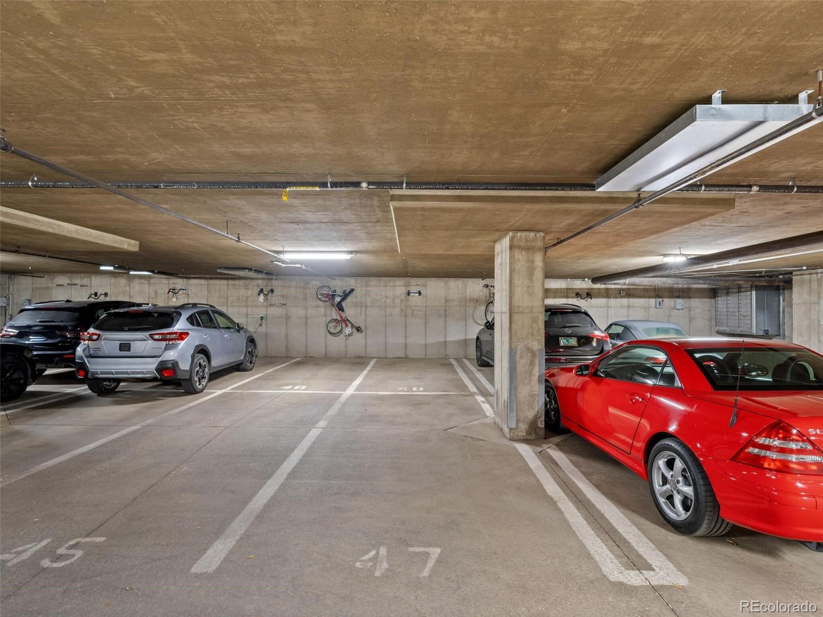 25 N Downing Street Unit: 1-1004