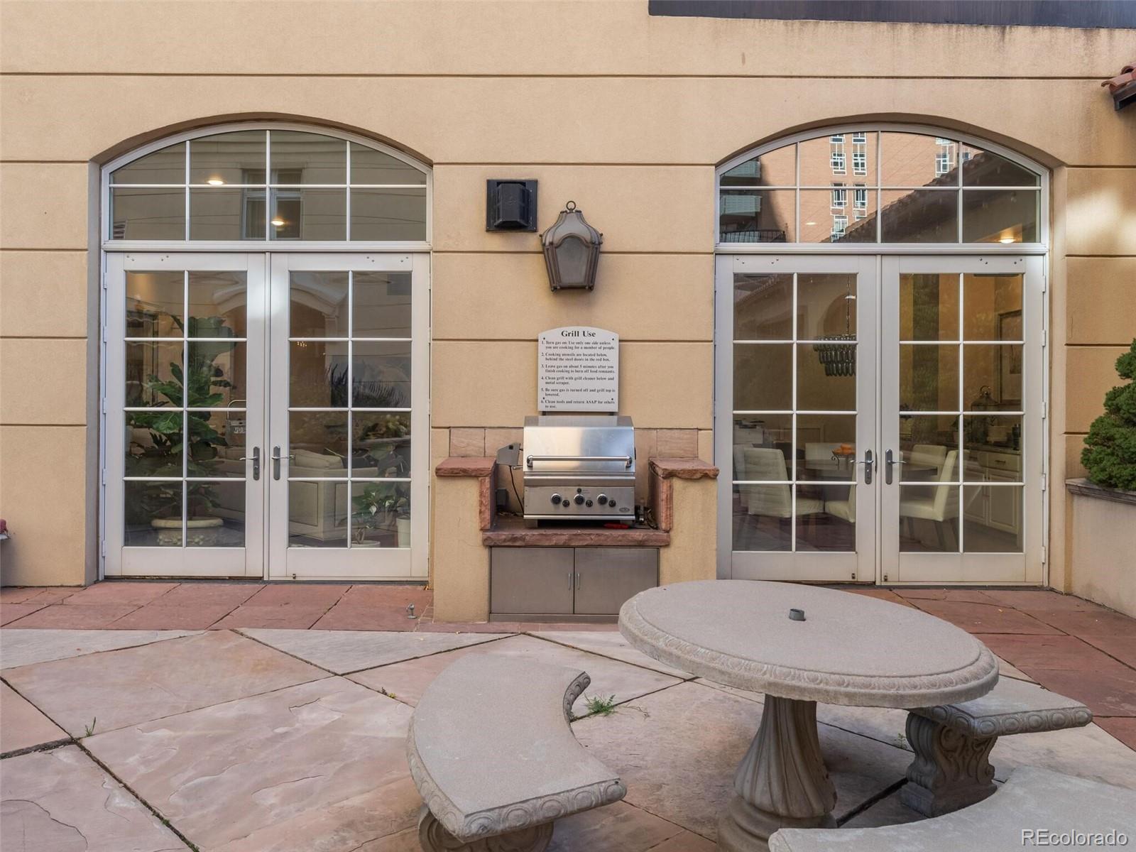 25 N Downing Street Unit: 1-1004