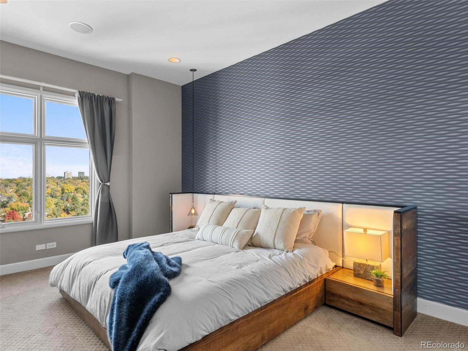 25 N Downing Street Unit: 1-1004