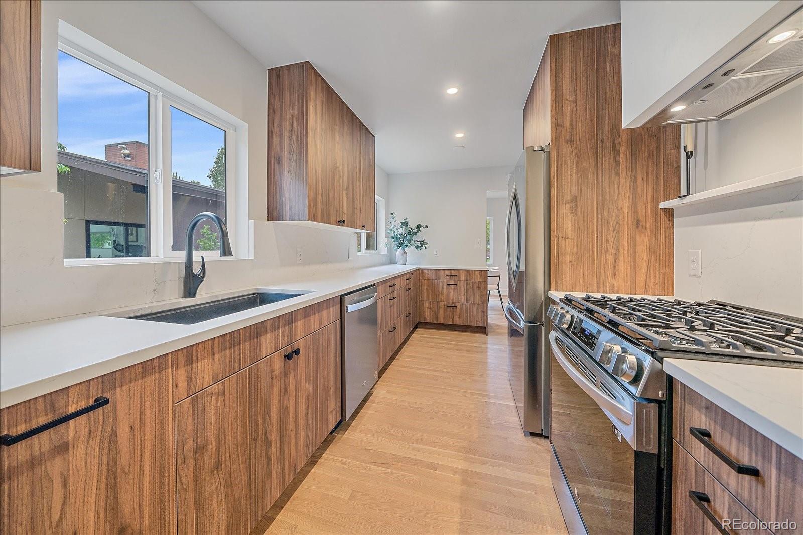 2820 S Pennsylvania Street