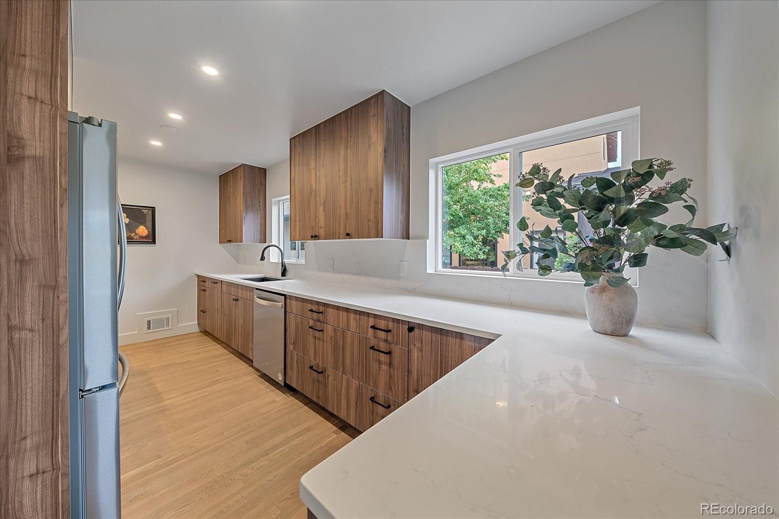 2820 S Pennsylvania Street