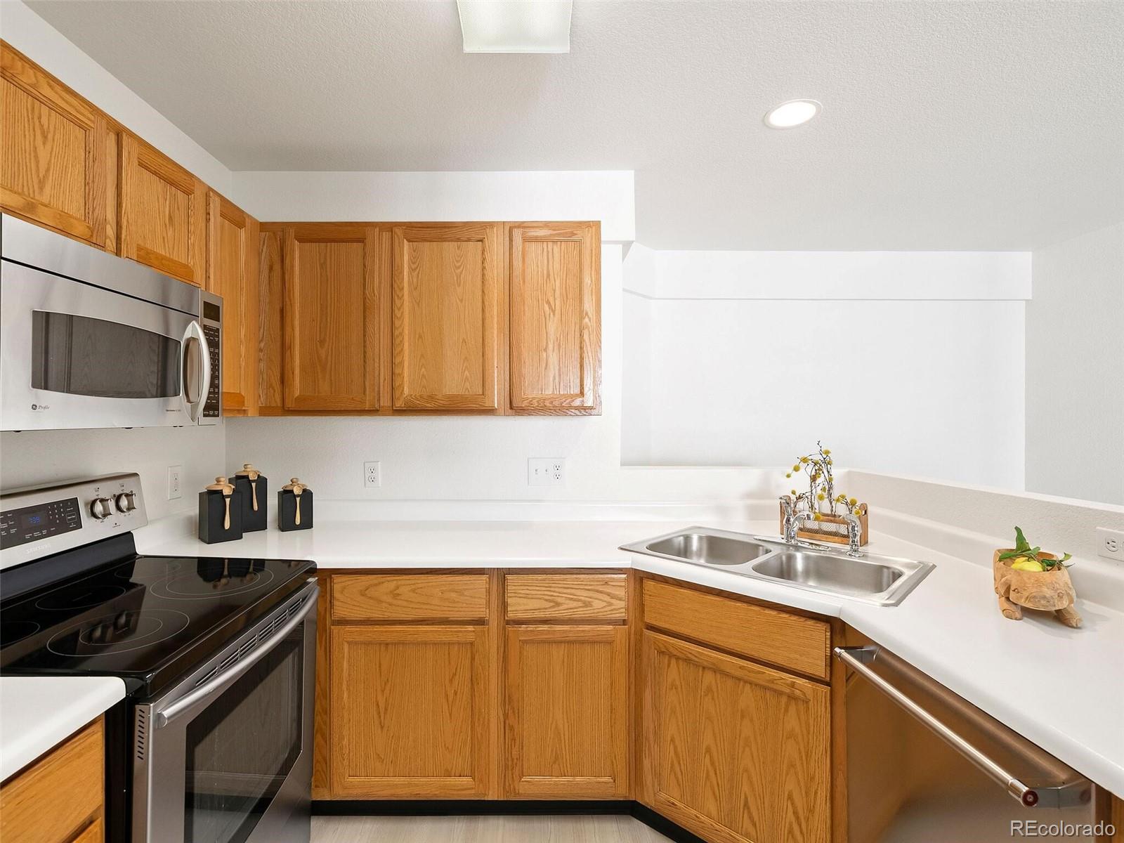 19112 E Wyoming Place Unit: 107
