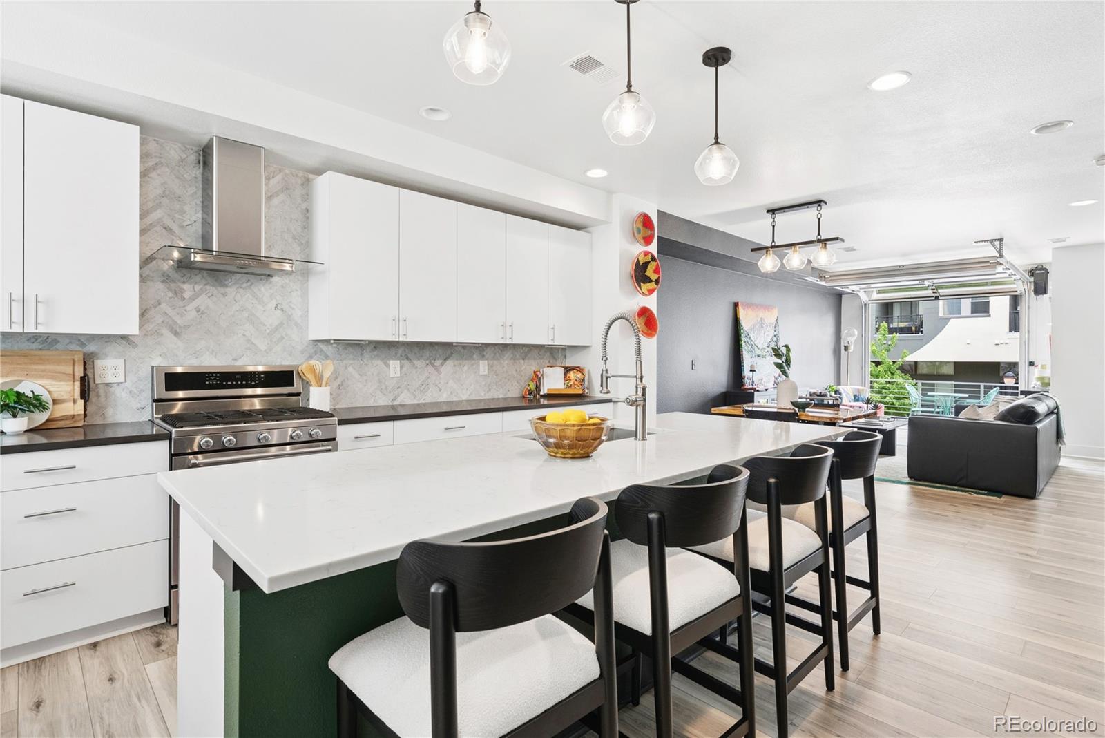 3855 E Cedar Avenue Unit: 206