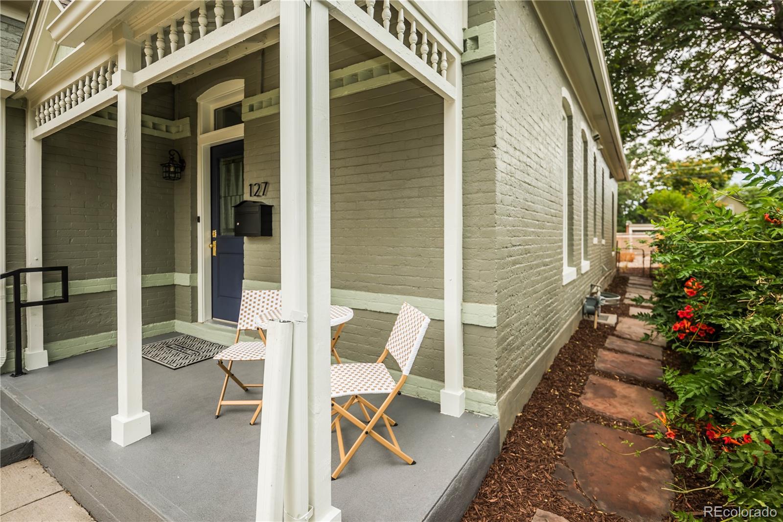 127 Galapago Street