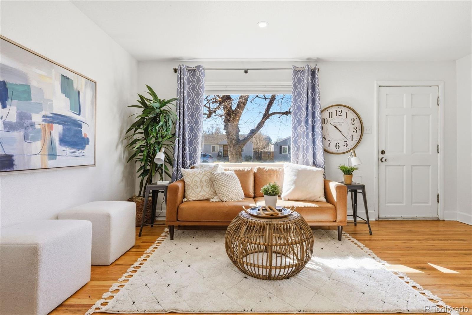 1738 Valentia Street