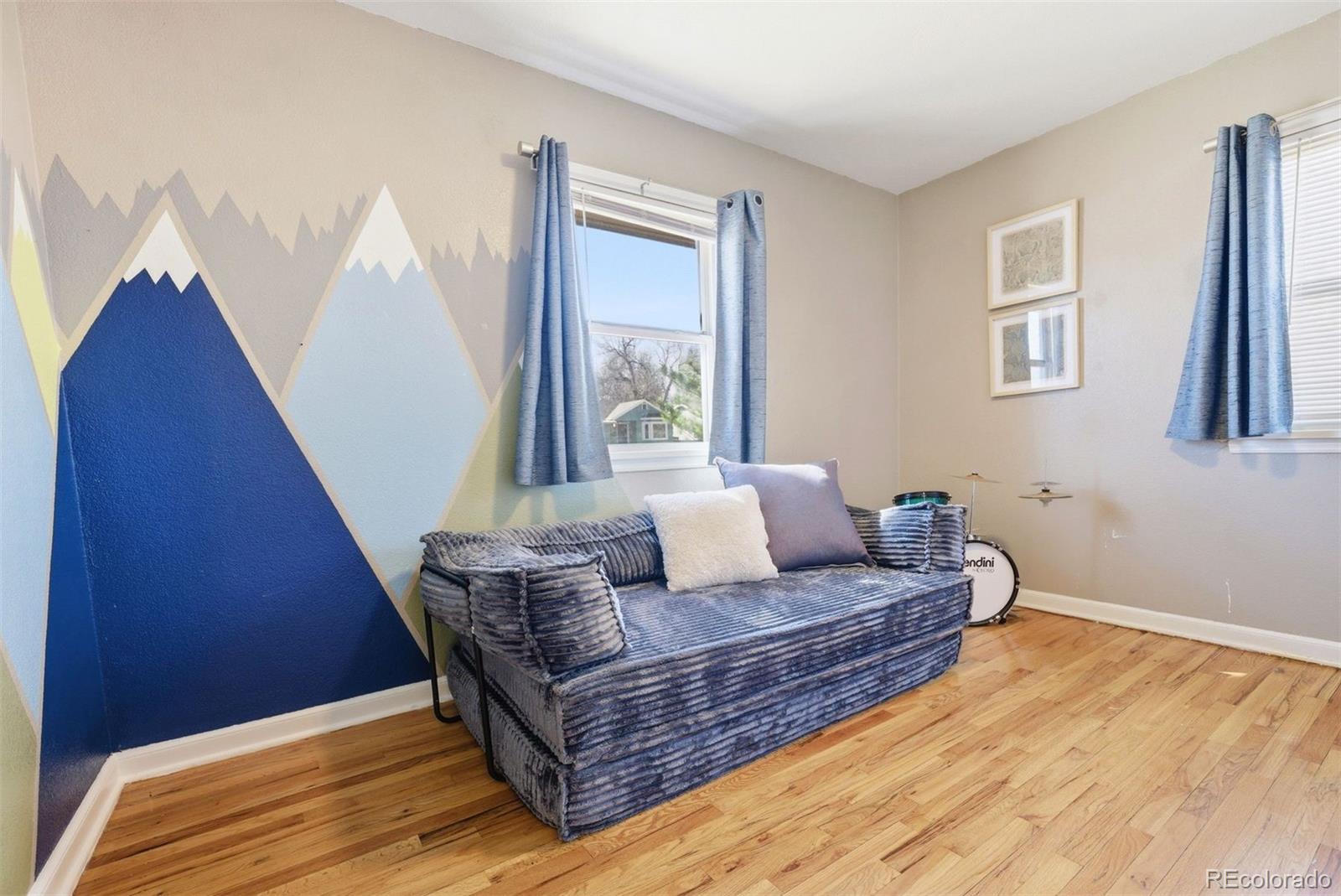 1738 Valentia Street