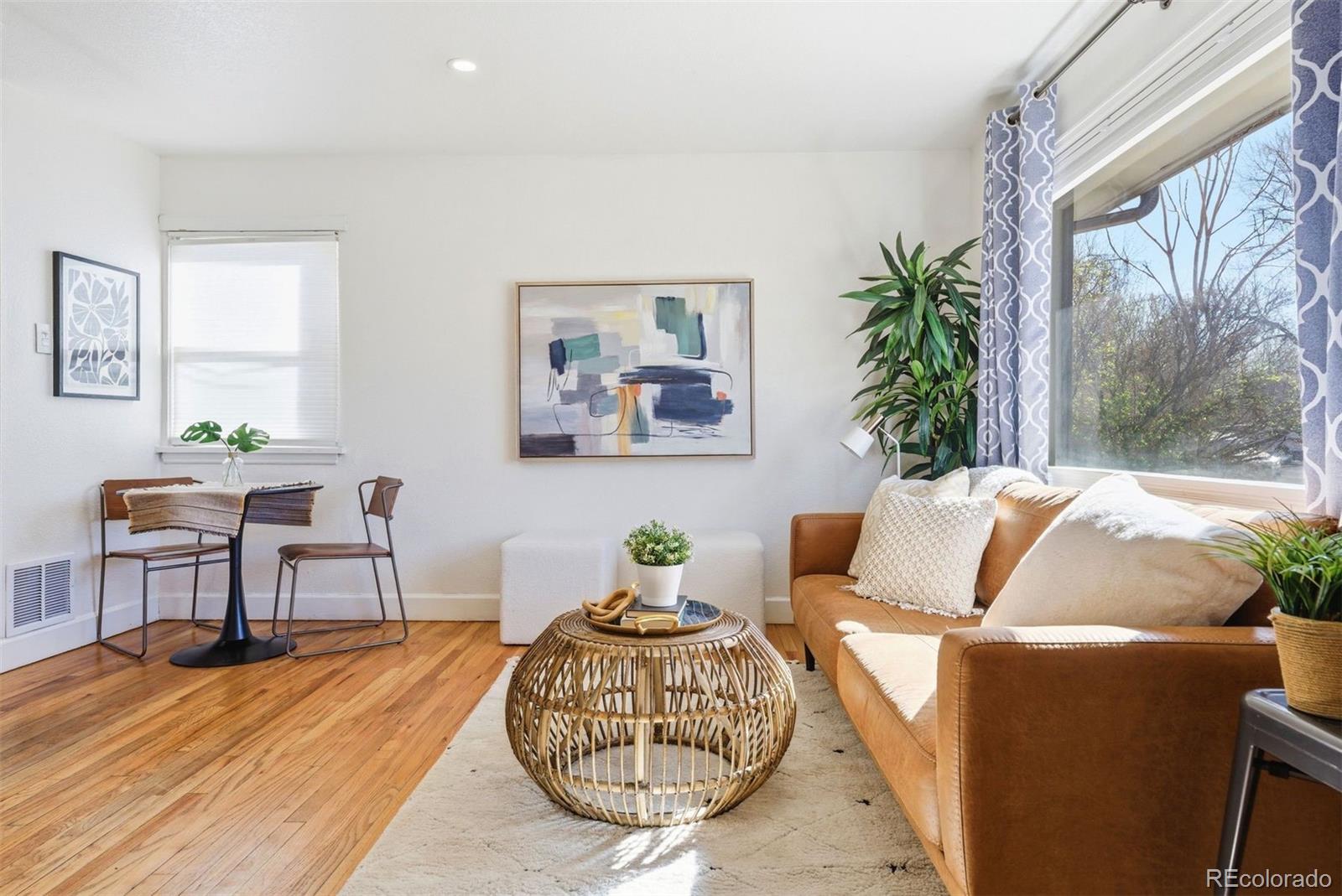 1738 Valentia Street