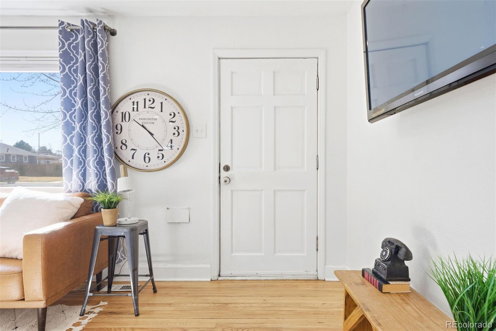 1738 Valentia Street