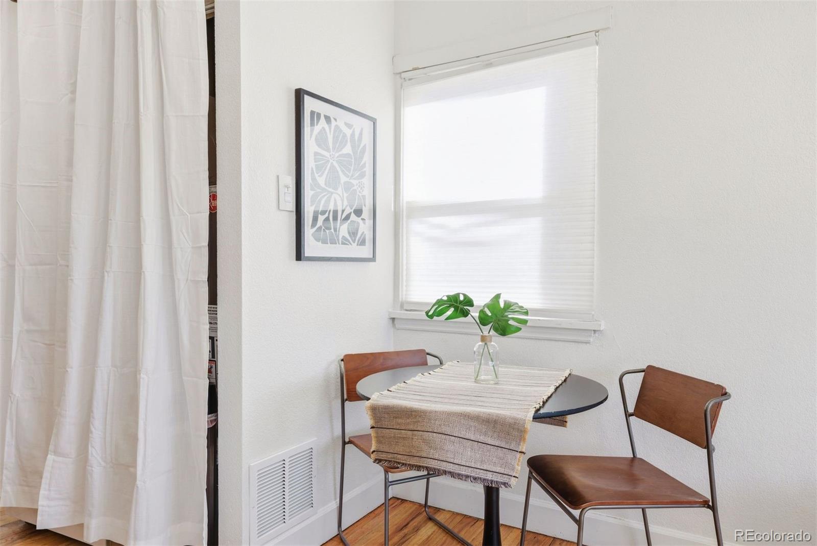 1738 Valentia Street