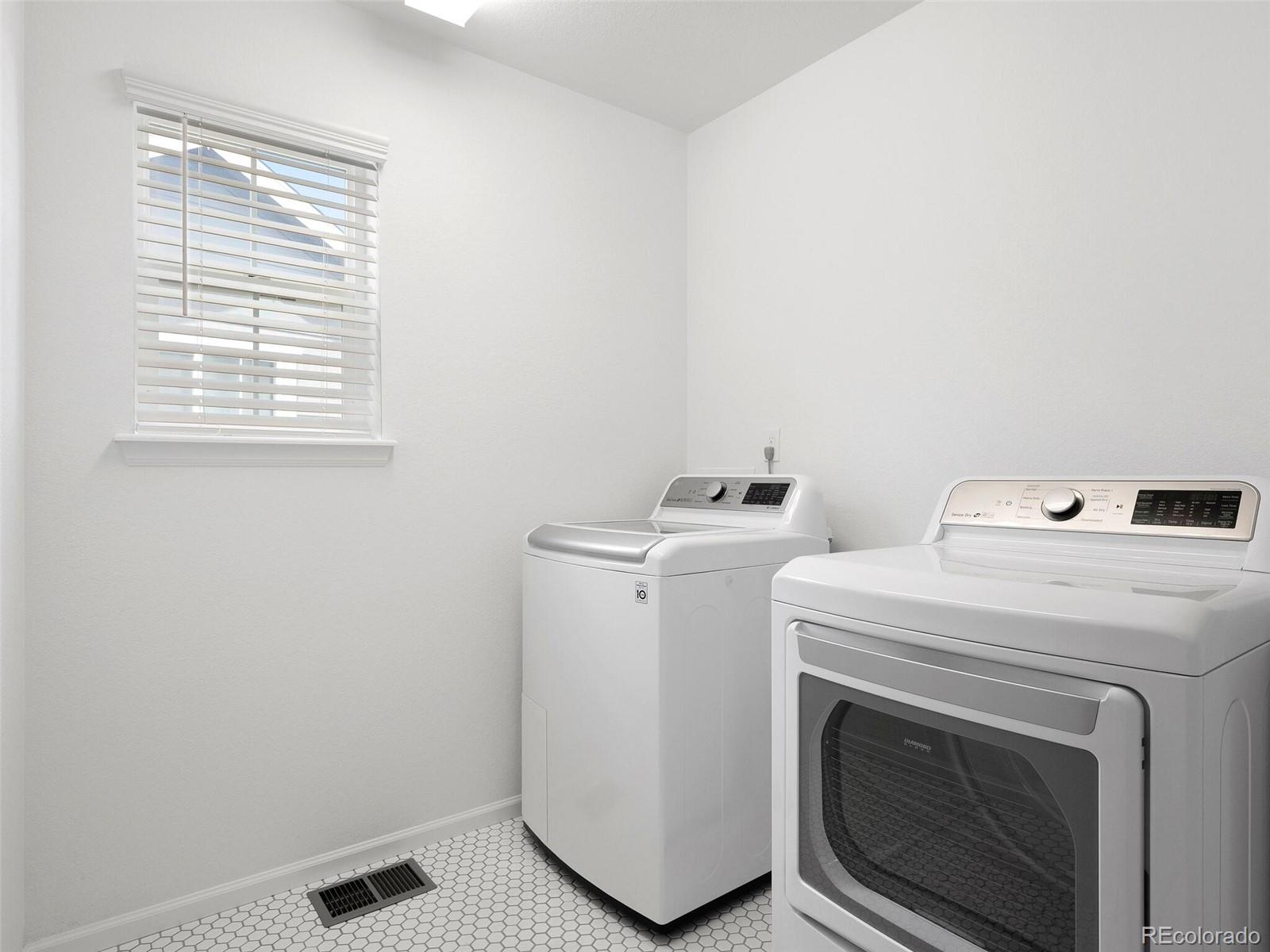 921 White Leaf Circle