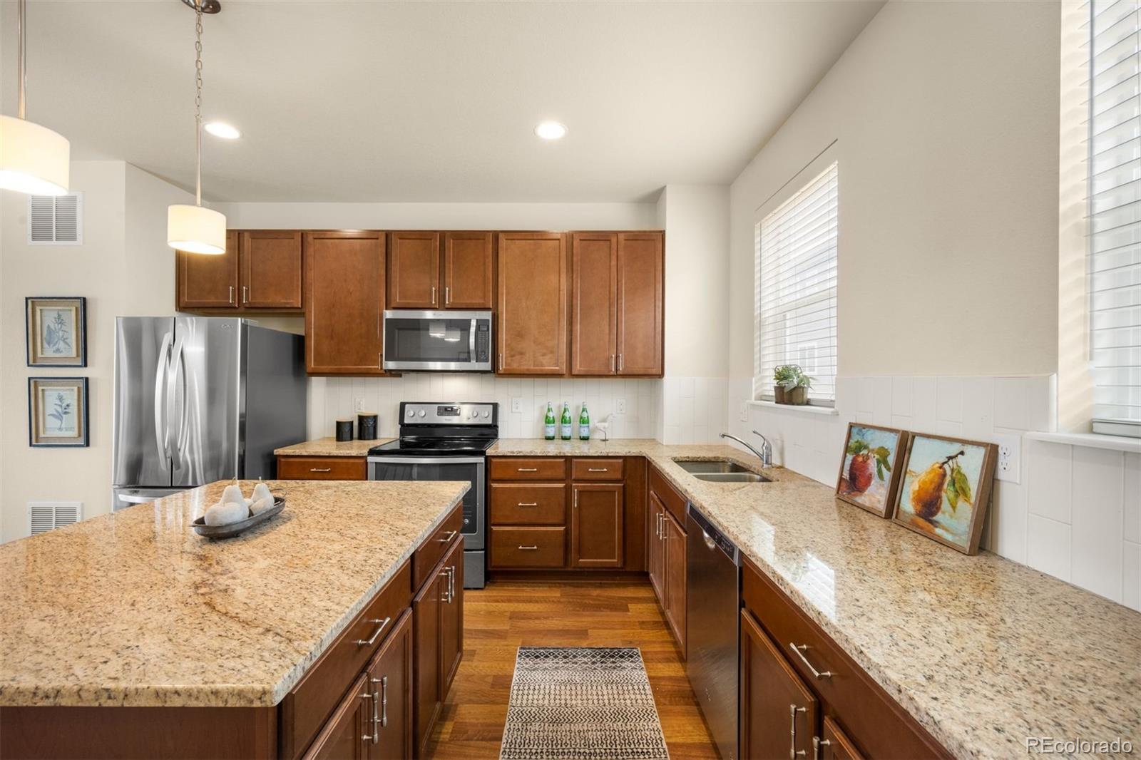 624 E Hinsdale Avenue