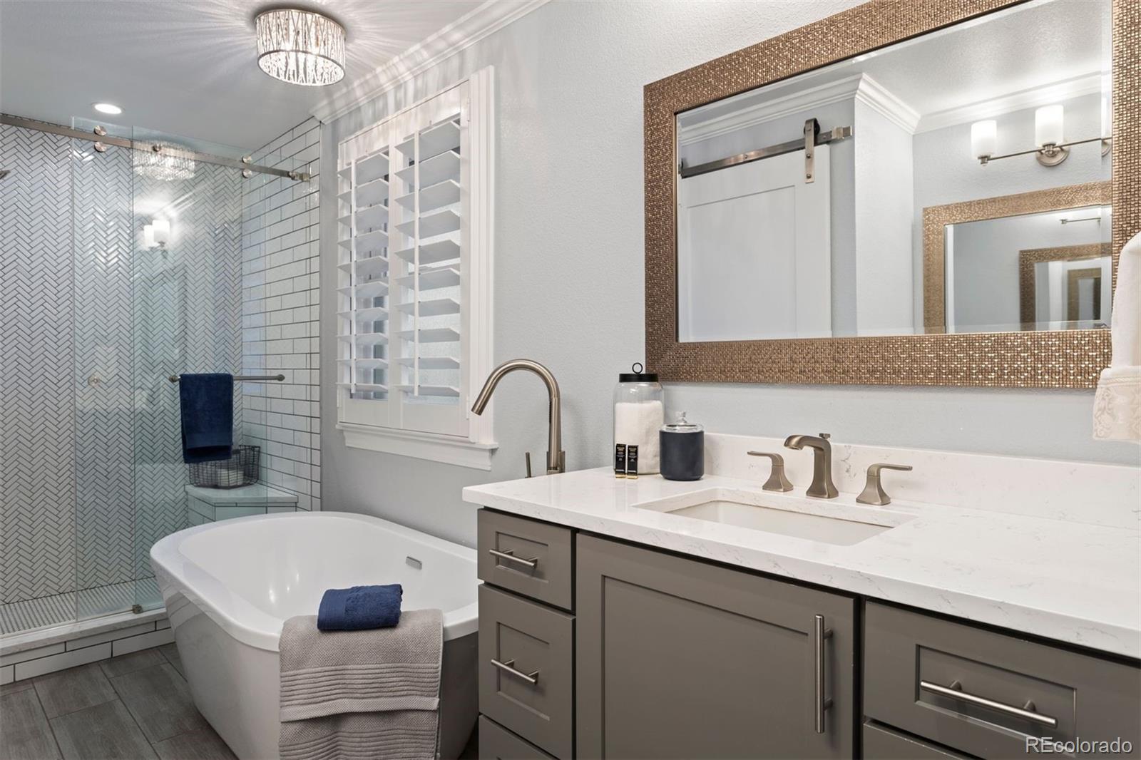 4424 E Maplewood Avenue