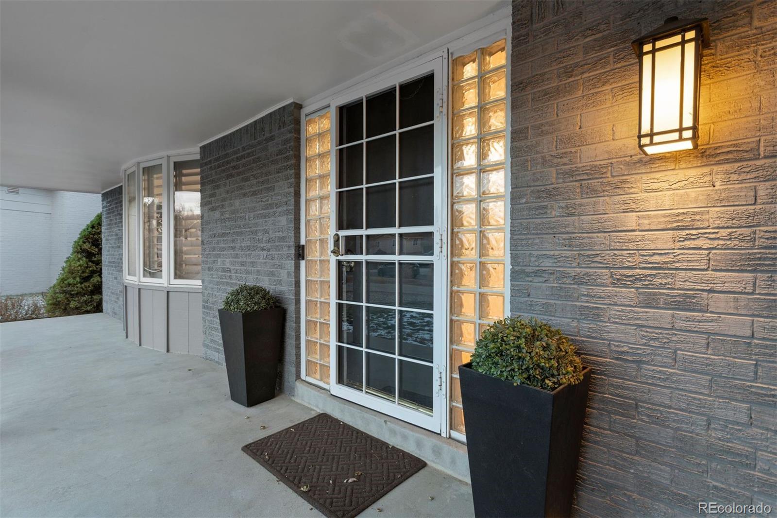 4424 E Maplewood Avenue