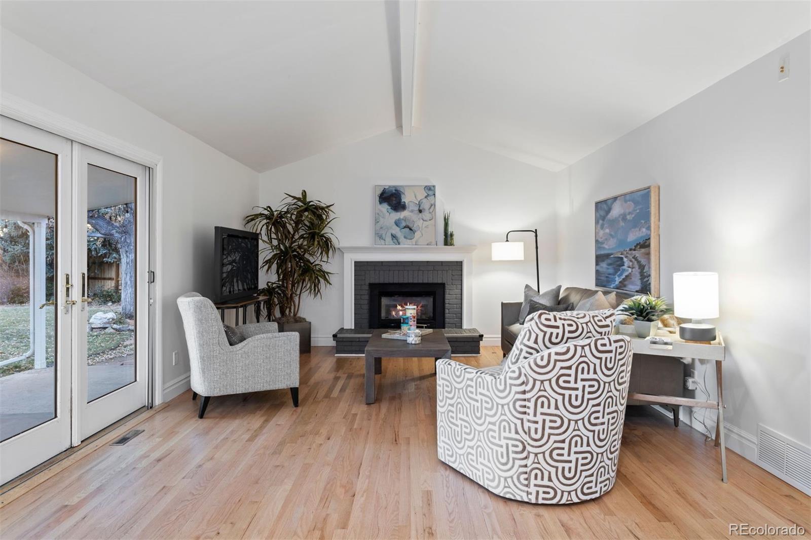 4424 E Maplewood Avenue