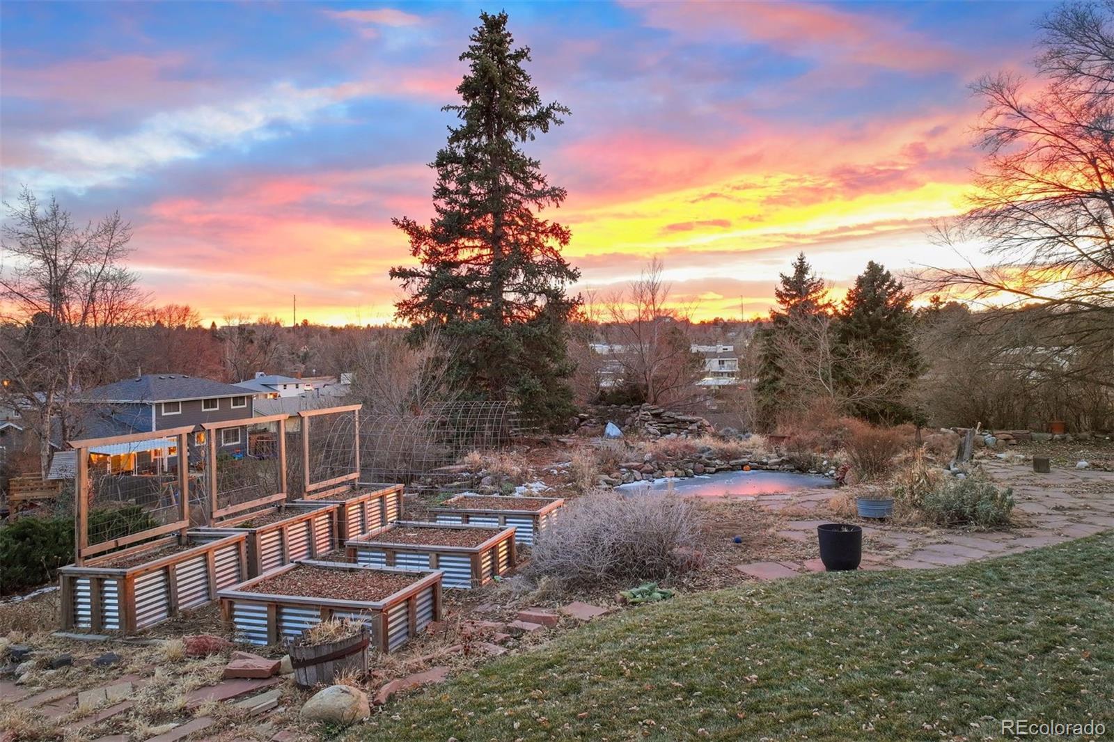 4424 E Maplewood Avenue