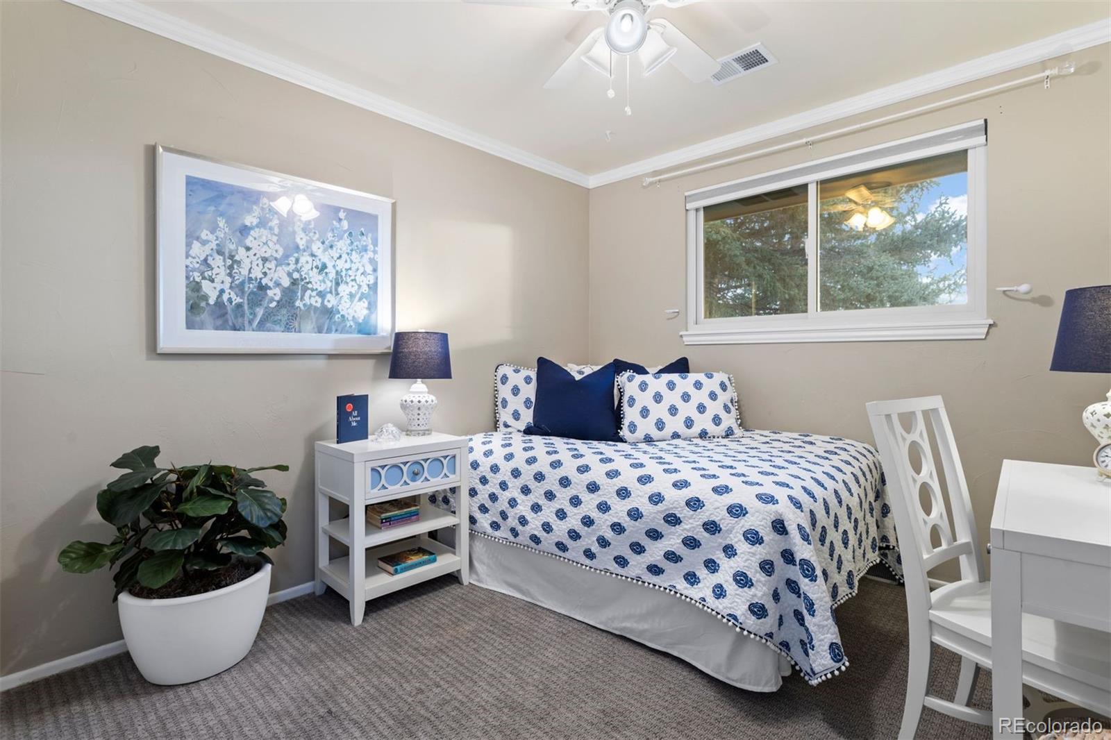 4424 E Maplewood Avenue