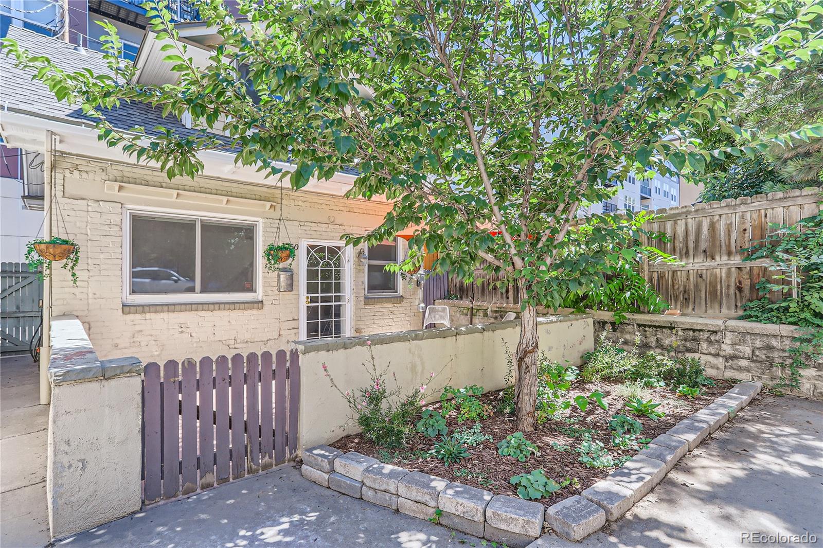 1750 Gaylord Street Unit: I