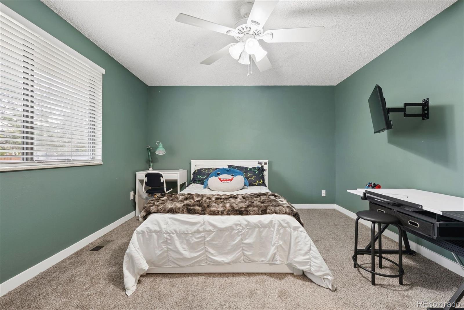 8015 W Calhoun Place