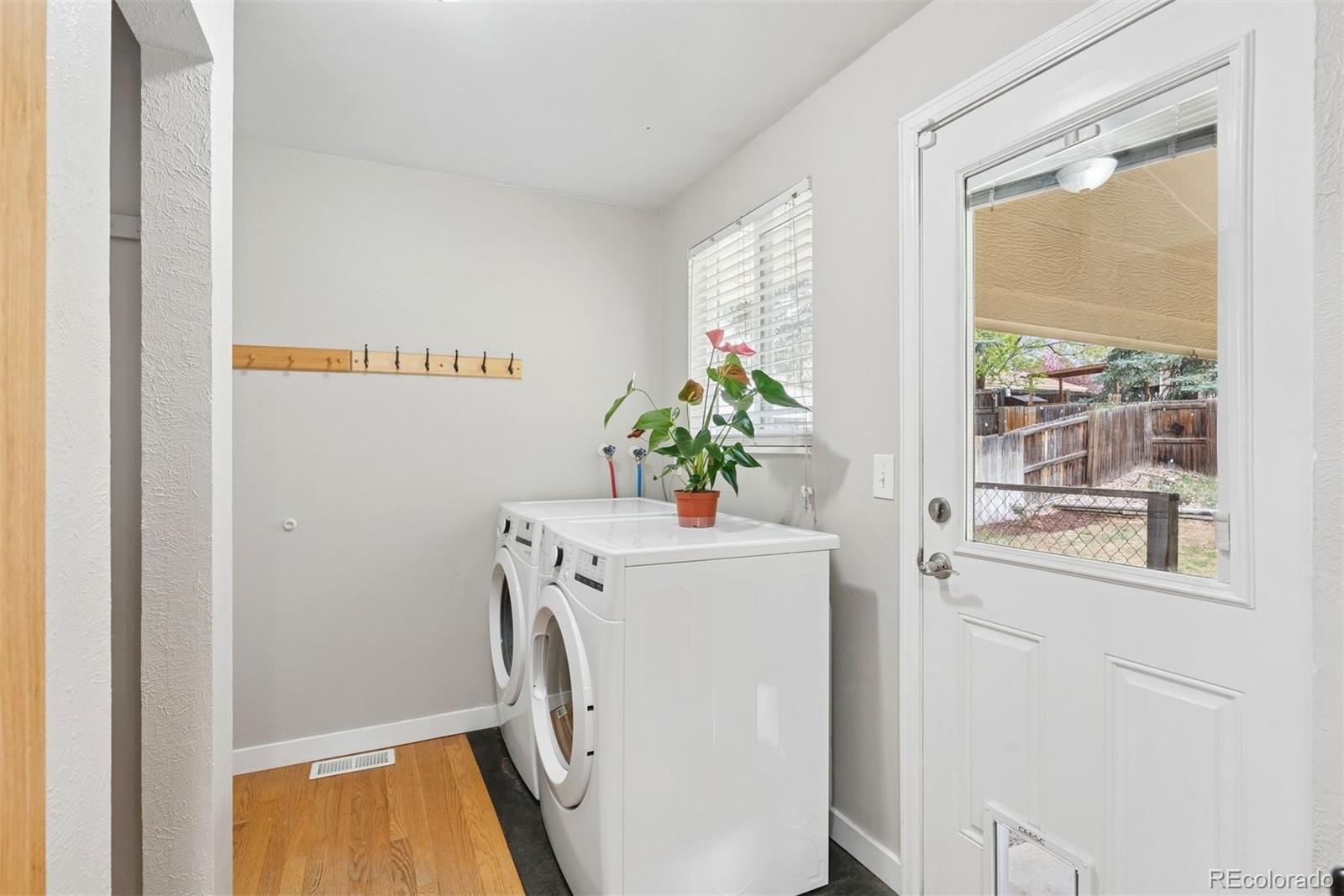 8015 W Calhoun Place