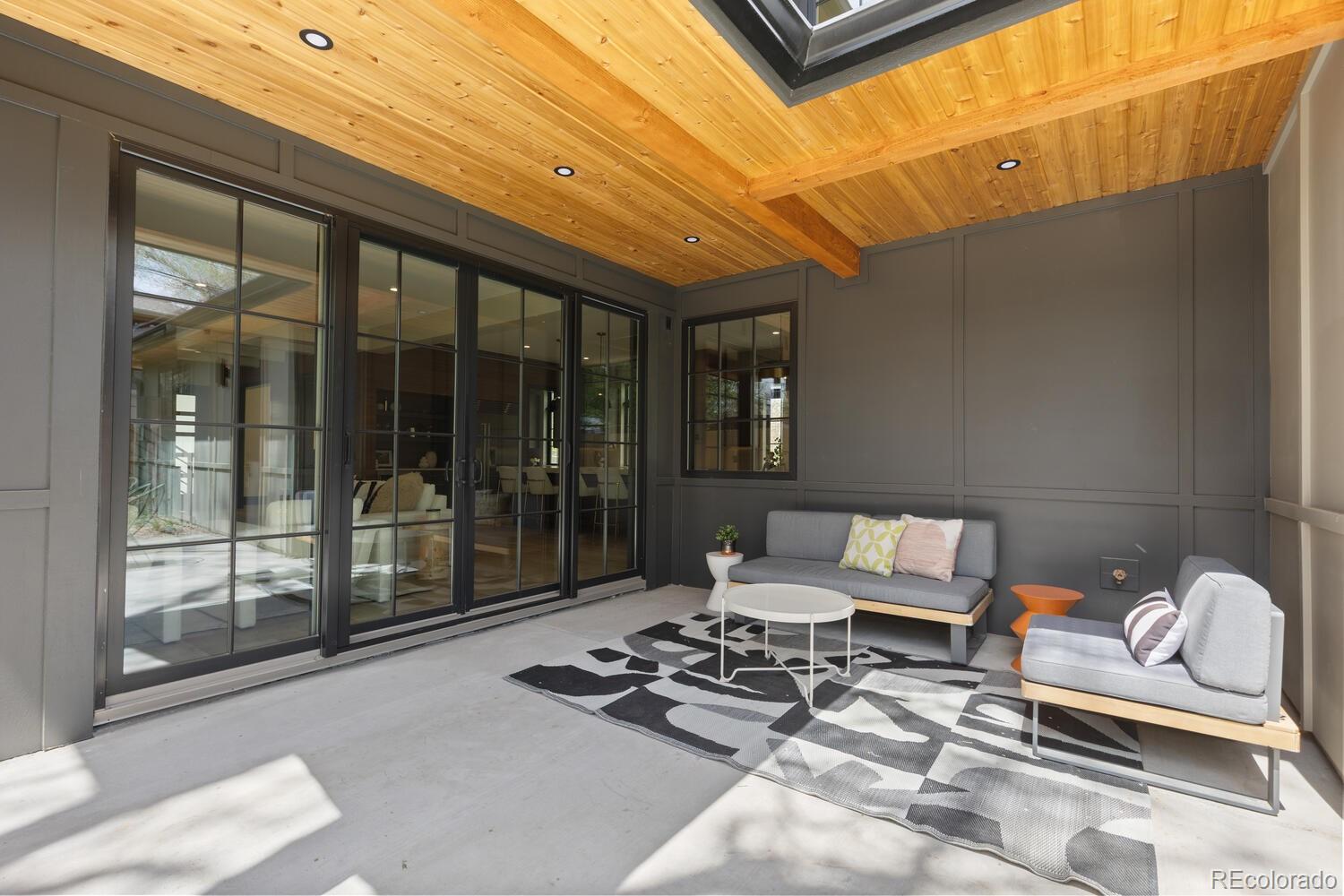 1100 S Elizabeth Street