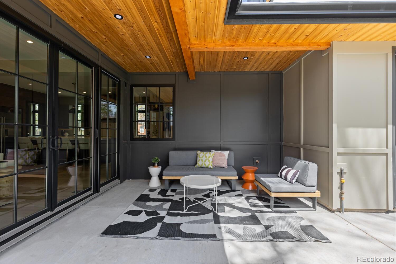 1100 S Elizabeth Street