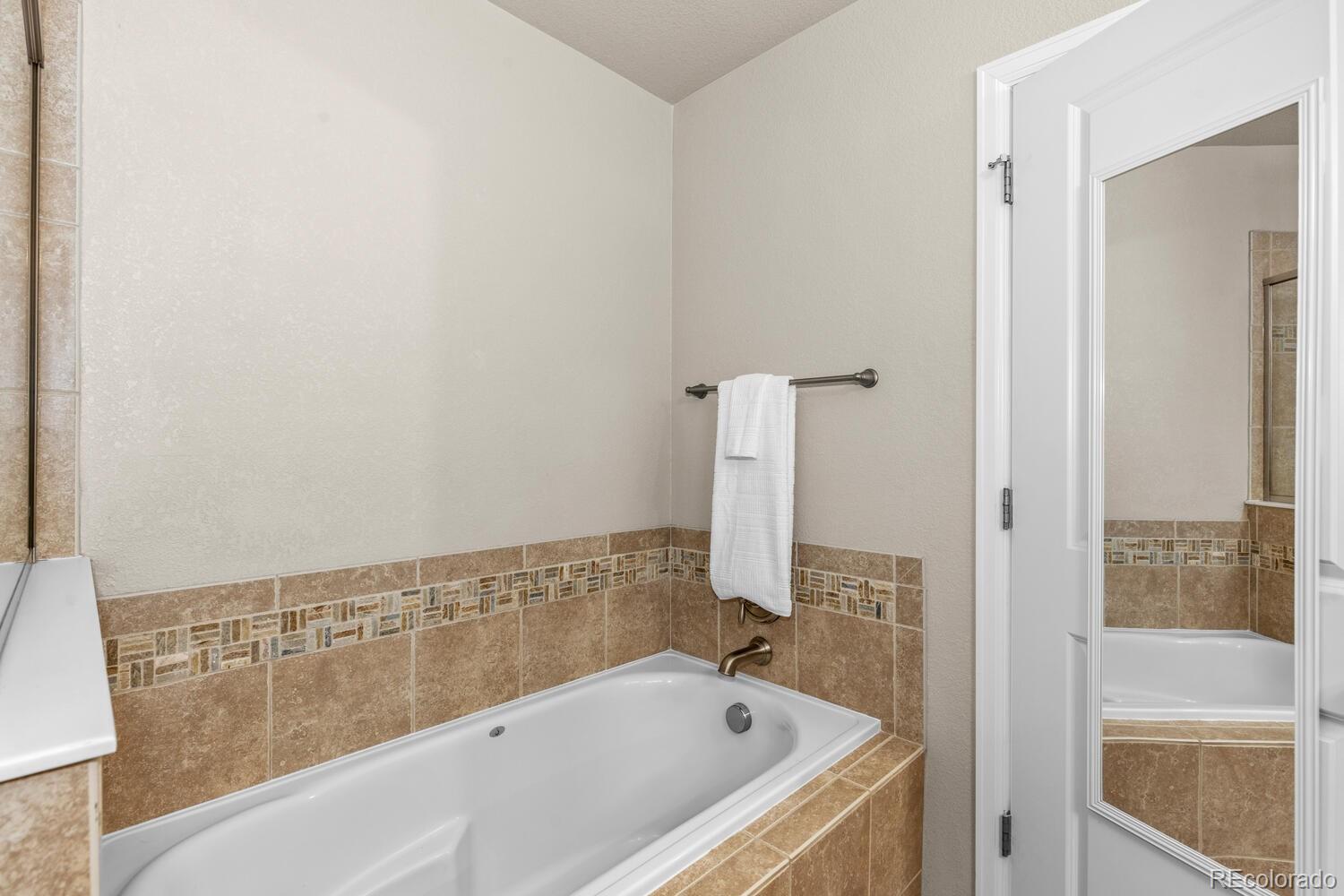 10212 Ridgegate Circle