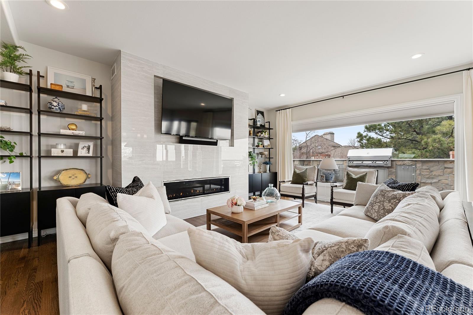 8425 Colonial Drive