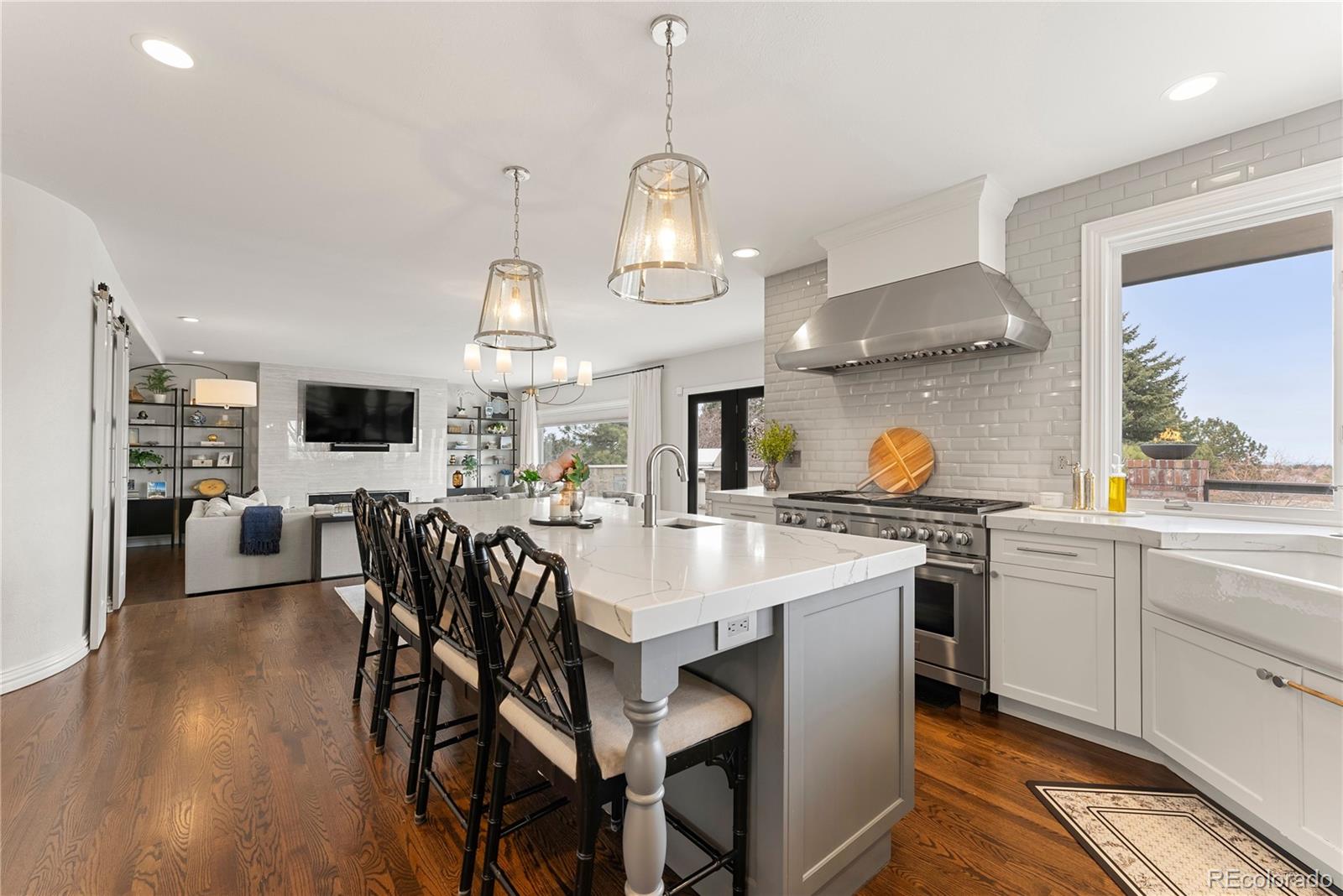 8425 Colonial Drive