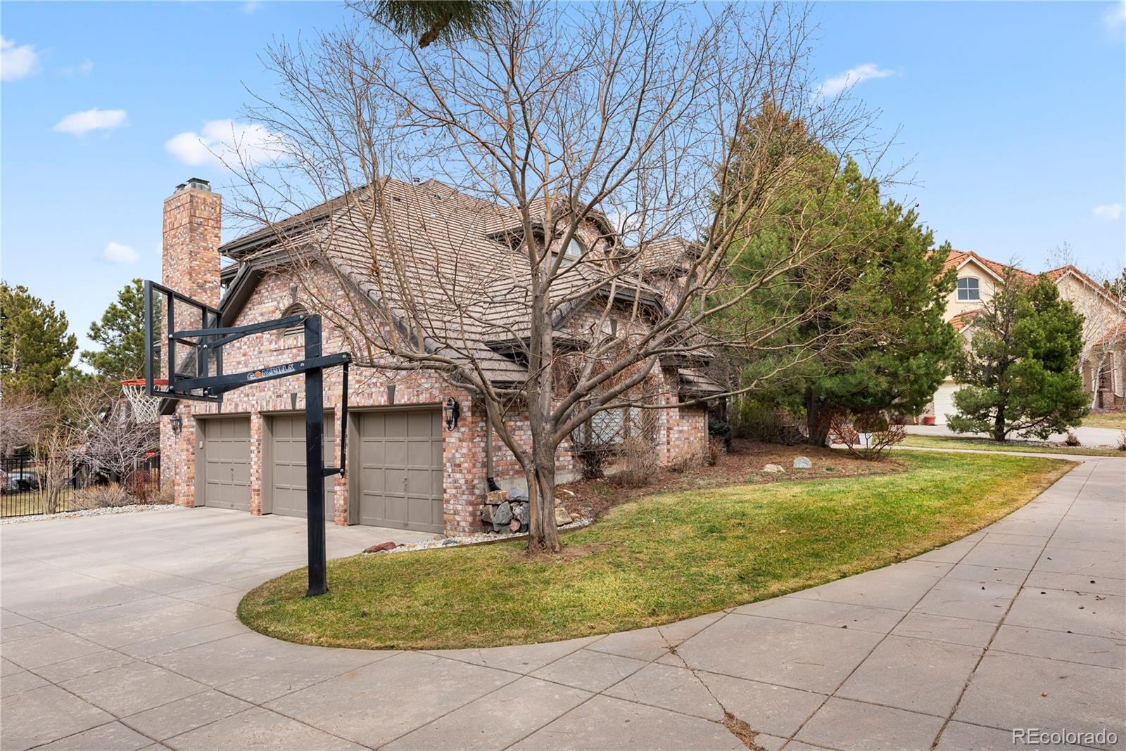 8425 Colonial Drive