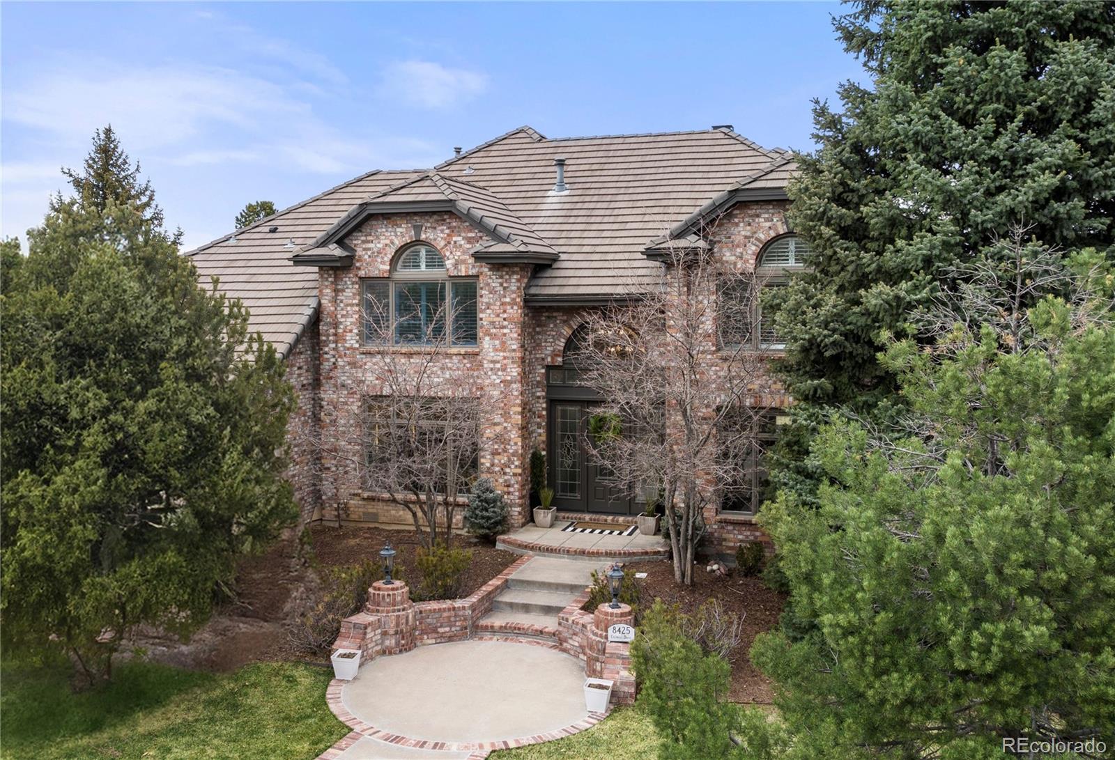 8425 Colonial Drive