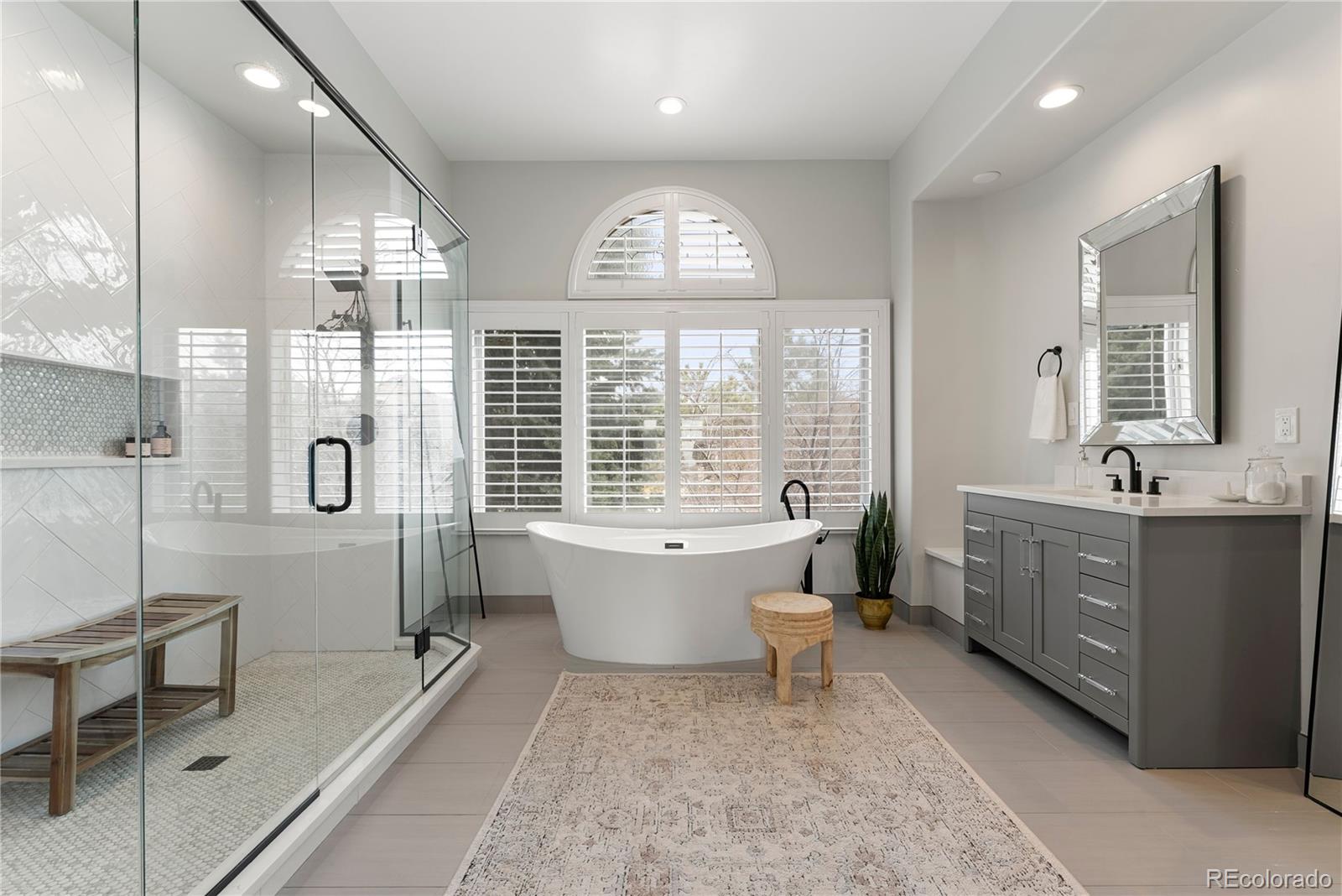 8425 Colonial Drive