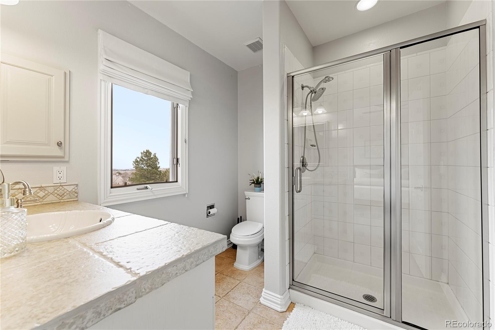 8425 Colonial Drive