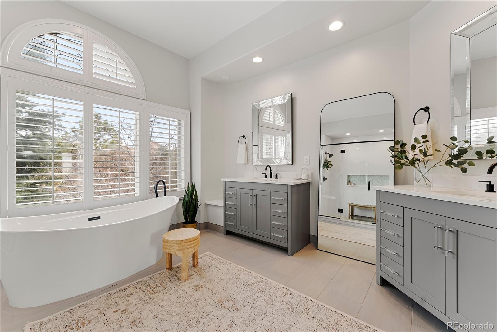 8425 Colonial Drive